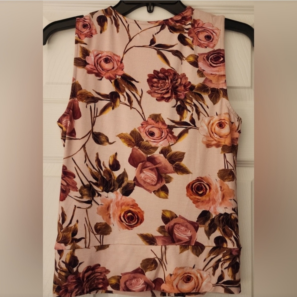 L'Agence Ressi Blush floral Print Jersey surplice front top in Pomelo Rose / SP - Picture 4 of 9